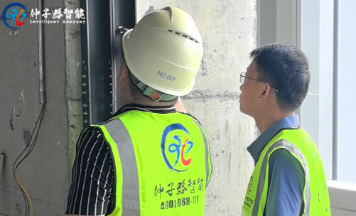 南京南站商业圈某办公室弱电施工