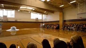 Magic Leap 展示的“增强现实”场景.gif